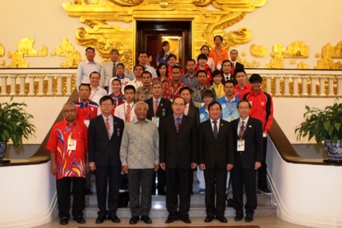 Phó Thủ tướng Nguyễn Thiện Nhân tiếp các trưởng đoàn thể thao học sinh Đông Nam Á  - ảnh 1
